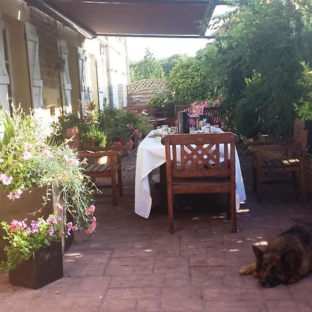 Bed and Breakfast La Ferme De Saint Julien à Charleville-Mézières Extérieur photo